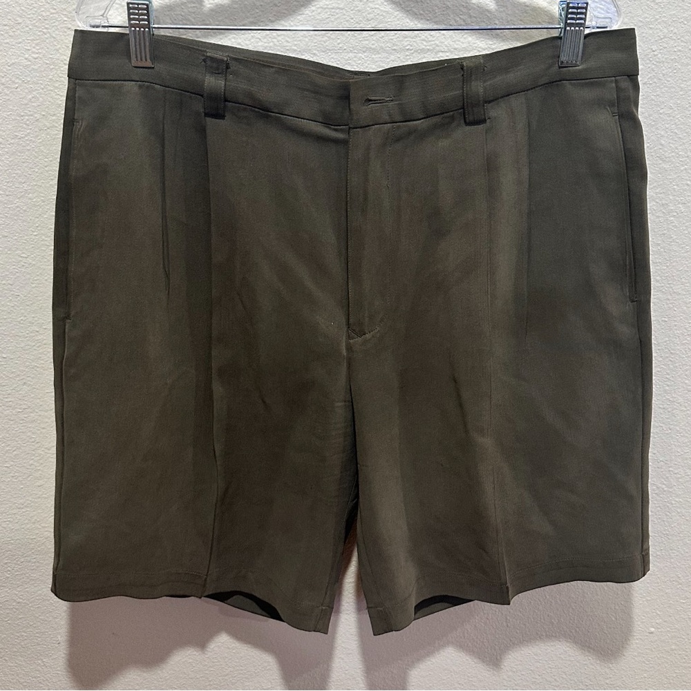 Tommy Bahama Olive Green 100% silk Shorts‎ size 35